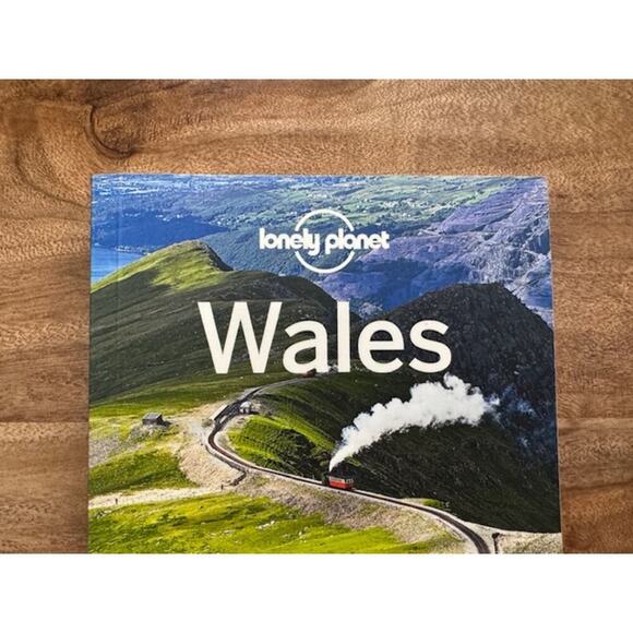 Lonely Planet Wales Travel Guide 7th Edition 2021 Paperback- Excellent Condition - Picture 2 of 6